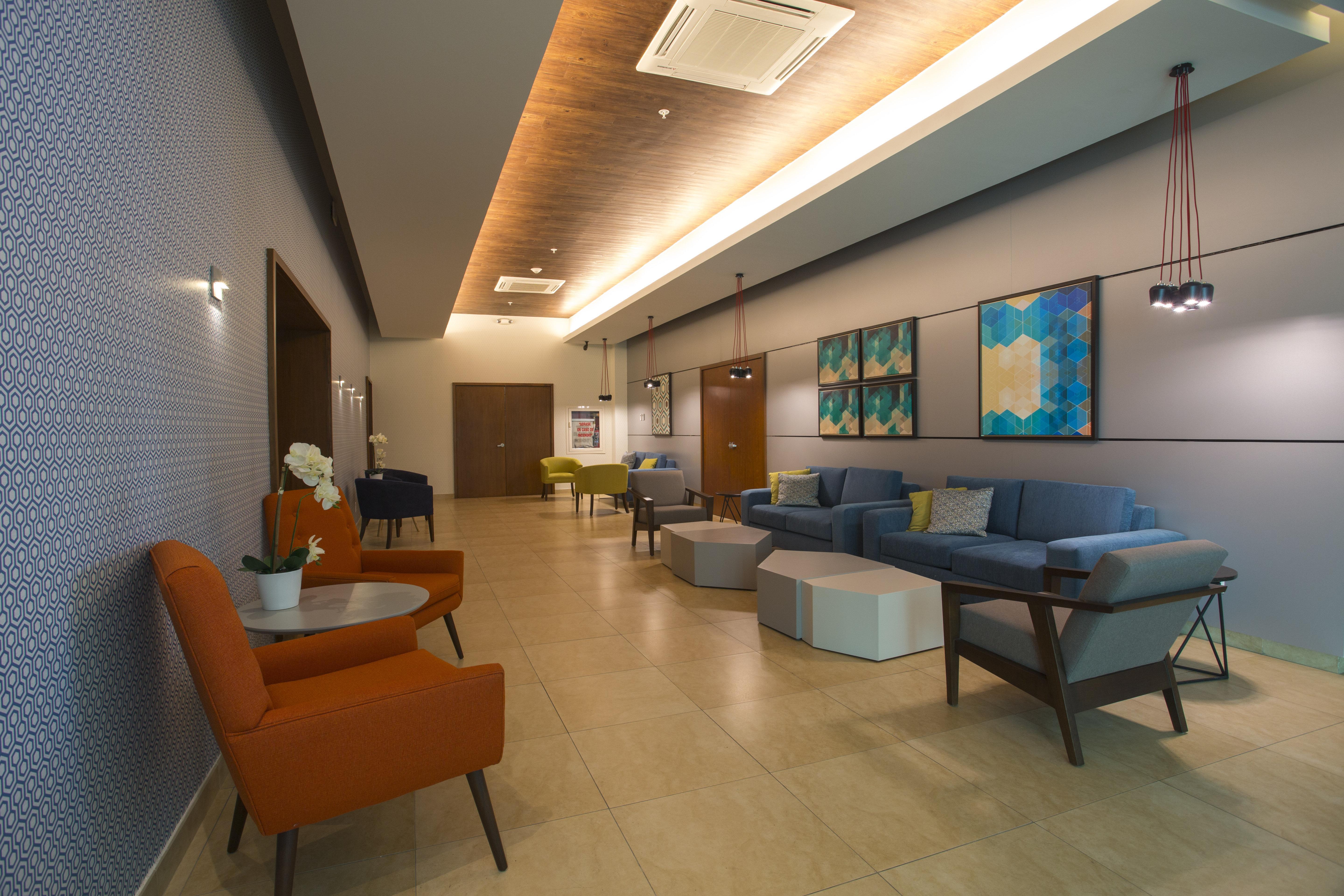 Holiday Inn Express Merida By Ihg Екстериор снимка