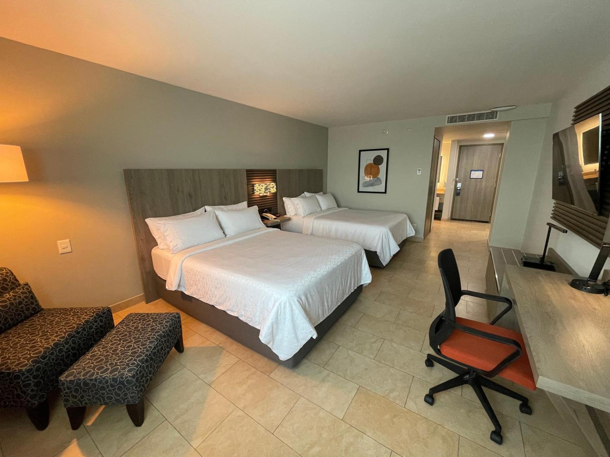Holiday Inn Express Merida By Ihg Екстериор снимка