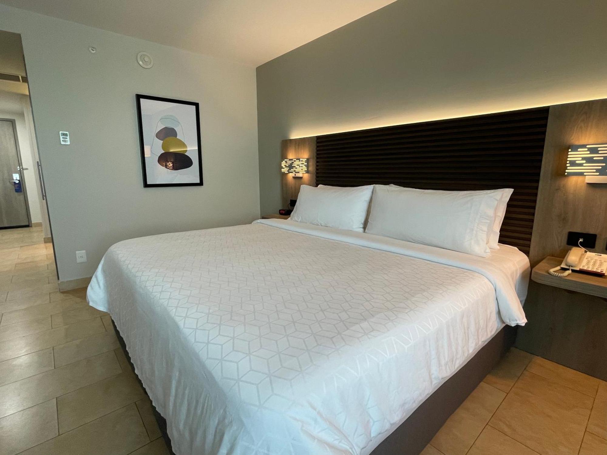 Holiday Inn Express Merida By Ihg Екстериор снимка