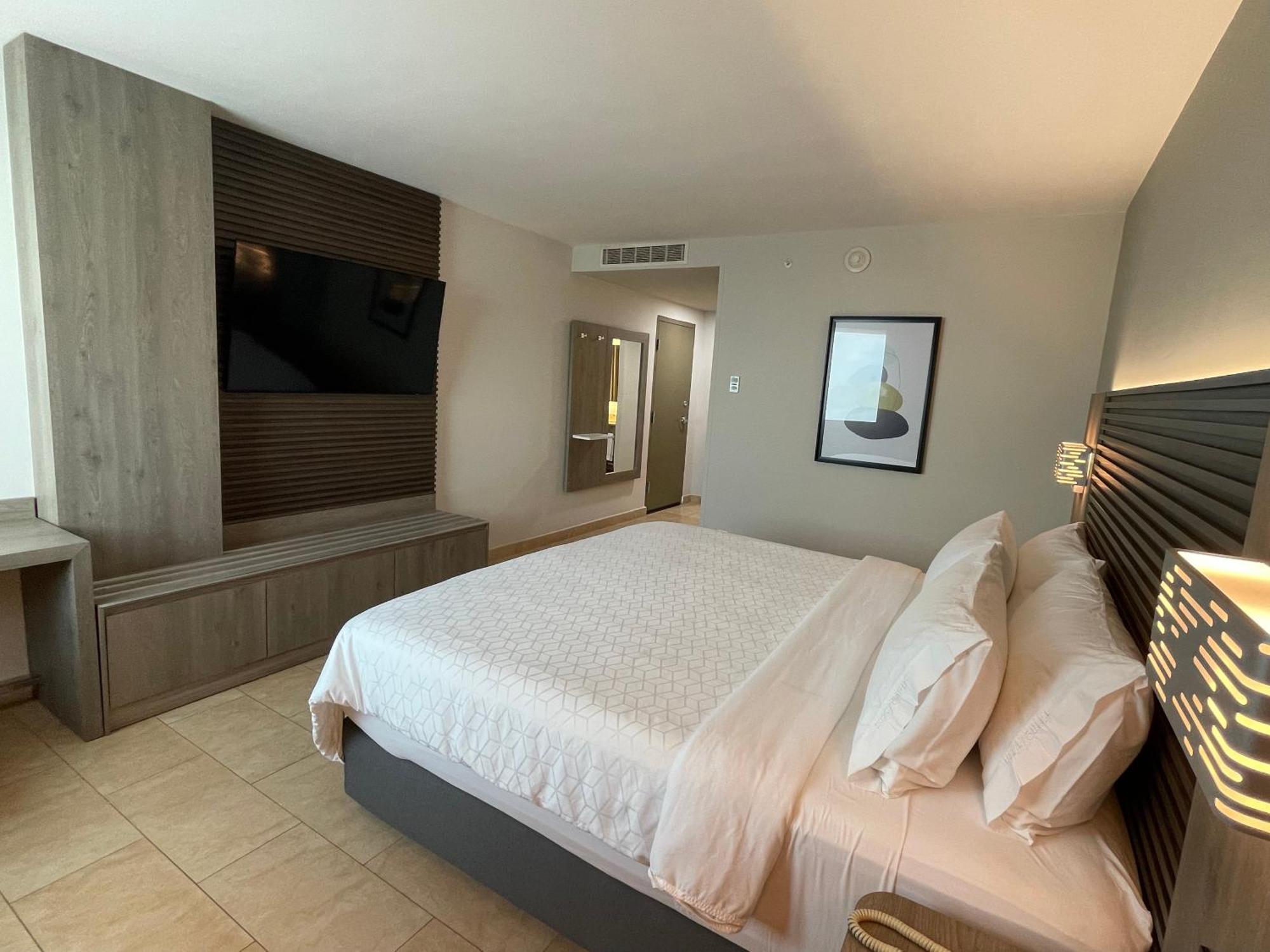 Holiday Inn Express Merida By Ihg Екстериор снимка
