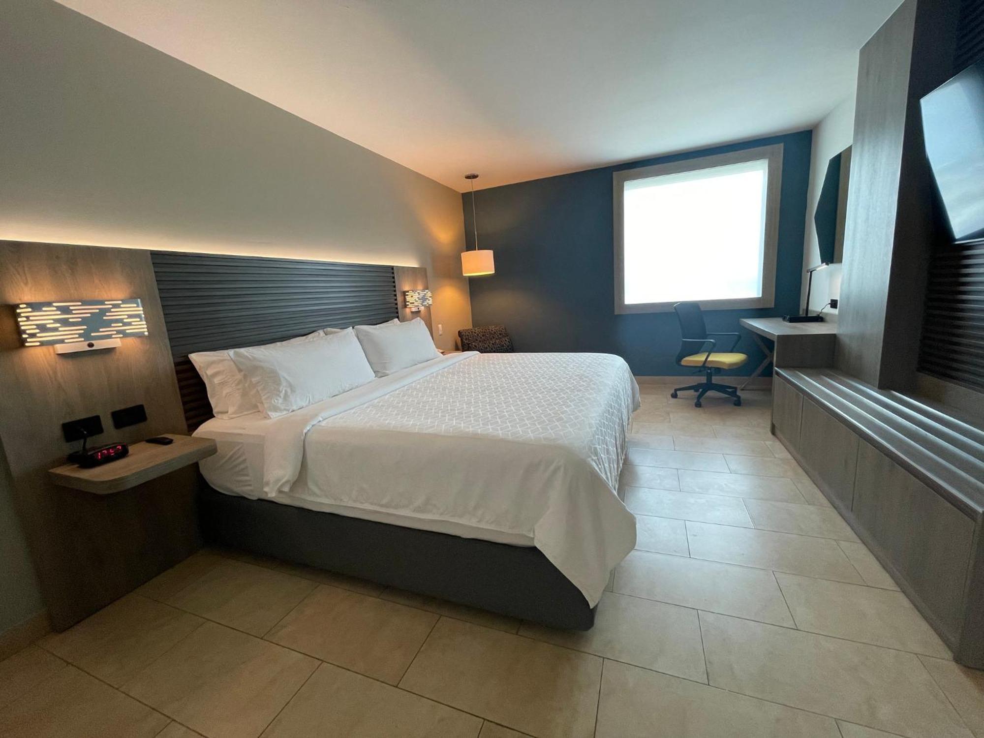 Holiday Inn Express Merida By Ihg Екстериор снимка